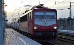Maik Ampft Eisenbahndienstleistungen, Limbach-Oberfrohna mit ihrer '155 219-9' [NVR-Nummer: 91 80 6155 219-9 D-MAED] und einem Staubgutzug am 28.09.26 Durchfahrt Bahnhof Stendal Hbf.