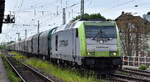 ITL Eisenbahngesellschaft mbH, Dresden mit ihrer  285 118-7  (NVR:  92 88 0076 102-7 B-ITL ) und einem Coilzug am 21.05.26 H�he Bahnhof Magdeburg-Neustadt.