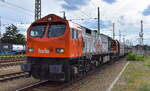 Havelländische Eisenbahn AG, Berlin-Spandau (HVLE) mit dem Tiger  V330.5  (NVR:  92 80 1250 008-0 D-HVLE ) und einem Ganzzug VTG Selbstentladewagen am 10.09.25 Durchfahrt Bahnhof Ruhland.