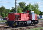 LOCON LOGISTIK & CONSULTING AG mit ihrer  LOCON 302  [NVR-Nummer: 92 80 1275 809-2 D-LOCON], 30.04.25 Höhe Bahnhof Königs Wusterhausen. 
