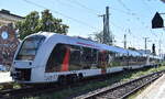 DB Regio AG hat zum  1. August 2026 nun vollst�ndig Die Regionalverkehre Start Deutschland GmbH (Marke: start) integriert und auch ein neues Design f�r die Z�ge entwickelt, hier Coradia Lint 41 nun in orangem Design mit DB Keks   1648 932  (NVR:  95 80 1648 932-9 D-RVSD..... ) + in altem Design  1648 931  (NVR:  95 80 1648 931-1 D-DB..... ) und der RB 36 Richtung Magdeburg Hbf. am 12.08.26 im Bahnhof Magdeburg-Neustadt.