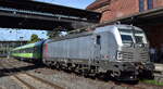 FlixTrain GmbH, M�nchen [D]  mit der akiem Vectron  7193 004 , Name:  Bayern  [NVR-Nummer: 91 80 7193 004-7 D-FLIX] und dem Flixtrain nach K�ln Hbf. am 27.08.26 Einfahrt Bahnhof Hamburg-Harburg.