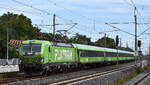 FlixTrain GmbH, M�nchen [D] mit der geleasten Akiem Vectron  7193 003 , Name:  Bayern  [NVR-Nummer: 91 80 7193 003-9 D-FLIX] und Flixtrain aus Berlin nach Hamburg am 29.09.26 H�he Bahnhof Gl�wen.