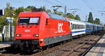 RDC Asset GmbH, Hamburg [D] mit ihrer  101 099-0  [NVR-Nummer: 91 80 6101 099-0 D-RAG] und einer Schlaf- und Liegewagengarnitur am 30.07.26 H�he Bahnhof Berlin-Hohensch�nhausen.