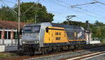 HBN - Hanse Bahn Nord GmbH, Glinde [D] mit ihrer  '145 084-0' [NVR-Nummer: 91 80 6145 084-0 D-HANSE] am 29.09.26 H�he Bahnhof Gl�wen.