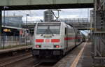 DB Fernverkehr AG [D] mit ihrer  146 571-5  [NVR-Nummer: 91 80 6146 571-5 D-DB] und IC Doppelstocksteuerwagengarnitur Richtung Dresden Hbf. am 05.09.26 Durchfahrt Bahnhof Berlin Hohensch�nhausen.