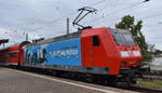 DB Regio AG mit der ehemaligen Dresdner S-Bahn Lok '146 013'  [NVR-Nummer: 91 80 6146 013-8 D-DB] mit der nur noch Teilreklame - Felsenb�hne Rathen jetzt wohl im Raum Magdeburg im Einsatz mit einem Ersatz S-Bahnzug am 26.08.26 Einfahrt Bahnhof Magdeb ...