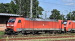DB Cargo AG, Mainz [D] mit ihrer Doppeltraktion   152 095-6  [NVR-Nummer: 91 80 6152 095-6 D-DB] +  152 096-4  [NVR-Nummer: 91 80 6152 096-4 D-DB] auf dem Weg zur Abstellgruppe am 25.06.26 H�he Bahnhof Frankfurt (Oder).
