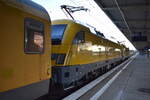 DB InfraGO AG, Frankfurt (M) mit ihrer  182 536  (NVR:  91 80 6182 536-3 D-DBMP ) +  182 535  (NVR:  91 80 6182 535-5 D-DBMP ) als Doppeltraktion mit einem Messzug am 29.09.25 im Bahnhof Berlin