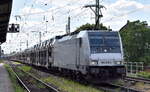 CFL Cargo Deutschland GmbH, Nieb�ll [D] mit der geleasten Akiem Lok  186 359-6  [NVR-Nummer: 91 80 6186 359-6 D-AKIEM] und einem PKW-Transportzug am 10.07.26 H�he Bahnhof Magdeburg Neustadt.