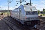 HSL Logistik GmbH, Hamburg [D]  mit den geleasten Loks, der Railpool Lok  186 491  [NVR-Nummer: 91 80 6186 491-7 D-Rpool], der BRLL Lok 145 092-3  [NVR-Nummer: 91 80 6145 092-3 D-BRLL] und der Akiem Lok  186 383-6  [NVR-Nummer: 91 80 6186 383-6 D-AKIEM] auf dem Weg zur kurzen Abstellung am 03.08.26 Durchfahrt Bahnhof Hamburg-Harburg.