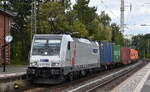 METRANS Rail s.r.o. Praha [CZ] mit der geleasten Akiem Lok  E 186 024  [NVR-Nummer: 91 84 1186 024-3 NL-AKIEM] und einem Containerzug aus Hamburg am 15.09.26 Durchfahrt Bahnhof Uelzen.