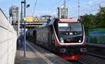 EBS - Erfurter Bahnservice GmbH, Erfurt [D] mit ihrer  187 420-5  [NVR-Nummer: 91 80 6187 420-5 D-EBS] und einem Ganzzug gedeckter Schüttgutwagen am 11.06.25 Durchfahrt Bahnhof