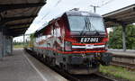 Die wohl interessanteste Lok bei dieser �berf�hrungsfahrt, die Siemens Vectron  f�r das t�rkische Logistikunternehmen ANAPET TRANSPORTATION INC. siehe die Folienbeklebung mit der Bezeichnung 'E87 001' = '193 768' [NVR-Nummer: 91 80 6193 768-9 D-SIEAG ...