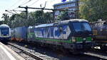 WLC - Wiener Lokalbahnen Cargo GmbH, Wien [A] mit der geleasten ELL Vectron  193 284  [NVR-Nummer: 91 80 6193 284-7 D-ELOC] und einem Containerzug Richtung Hamburger Hafen am 27.08.26 H�he Bahnhof