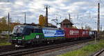 RTB CARGO GmbH, D�ren [D]  mit der geleasten ELL Vectron  193 498  [NVR-Nummer: 91 80 6193 498-3 D-ELOC] und einem Containerzug am 31.10.26 H�he Bahnhof Frankfurt/Oder.