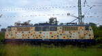 smart rail GmbH, Neubiberg mit ihrer  111 223-4  (NVR:  91 80 6111 223-4 D-ZUG ) am 21.05.26 H�he Magdeburg-Neustadt.