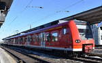 db-regio-allg/874801/db-regio-ag---region-suedost DB Regio AG - Region Südost, Fahrzeugnutzer: S-Bahn Mittelelbe, Magdeburg mit '425 006-4' (NVR: '94 80 0425 006-4 D-DB...') als S1 am 18.02.25 nach Schönebeck-Bad Salzelmen im Bahnhof Magdeburg-Neustadt.