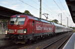 Sn�llt�get AB mit der geleasten ELL Vectron  193 965  [NVR-Nummer: 91 80 6193 965-1 D-ELOC] und dem Nachtzug von Berlin nach Stockholm bei der Einfahrt am 03.08.26 im Bahnhof Stendal Hbf.
