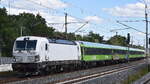 FlixTrain GmbH, M�nchen [D] mit der geleasten ELL Vectron  193 937  [NVR-Nummer: 91 80 6193 937-0 D-ELOC] und einem Flixtrain Richtung Hamburg am 25.08.26 H�he Bahnhof Gl�wen.