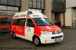 KTW (1/85/1) der Feuerwehr Bottrop.
Das Fahrzeug ist auf der Wache 1 zuhausen.
Aufgenommen am 18.9.2011 beim Tdo der FF Altstadt.