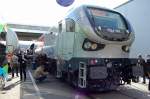 Die polnische Firma pesa prsentiert ihre neueste Schpfung, die Diesellok 111 Ed-001 Marathon  GAMA , vom Design her beraus berzeugende Lokomotive, 20.09.12 Inno Trans Berlin.