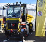 Der Wacker Neuson Dual View-Dumper DV90 (Zweiwegefahrzeug) ist ein leistungsstarker Raddumper mit bis zu 9 Tonnen Nutzlast und einem um 180 Grad drehbaren Fahrersitz pr�sentiert auf der InnoTrans 2026 Berlin, 23.09.26