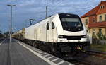 HHPI - Heavy Haul Power International GmbH, Erfurt [D] mit ihrer nagelneuen noch weißen Eurodual Lok  159 455-5  [NVR-Nummer: 90 80 2159 455-5 D-HHPI] und einem Schüttgutwagenzug (leer) am