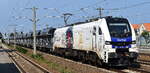 HHPI - Heavy Haul Power International GmbH, Erfurt [D]  mit der geleasten ELP Eurodual Lok  20-05  [NVR-Nummer: 90 80 2159 205-4 D-ELP] und einem Sch�ttgutwagenzug (leer) am 04.08.26 H�he Bahnhof Luckenwalde.