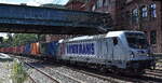 METRANS Rail (Deutschland) GmbH, Leipzig [D] mit der geleasten Akiem Lok  187 503-8  [NVR-Nummer: 91 80 6187 503-8 D-AKIEM] und einem Containerzug Richtung Hamburger Hafen am 20.05.25 Höhe
