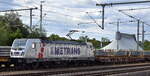 containerzuege/888017/metrans-rail-deutschland-gmbh-leipzig-d METRANS Rail (Deutschland) GmbH, Leipzig [D] mit der geleasten Akiem Lok  '187 512-9' [NVR-Nummer: 91 80 6187 512-9 D-AKIEM] und einem Containerzug am 10.07.25 Höhe Bahnhof Magdeburg Hbf.