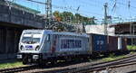 METRANS Rail (Deutschland) GmbH, Leipzig [D] mit der geleasten Akiem Lok   187 512-9  [NVR-Nummer: 91 80 6187 512-9 D-AKIEM]  verl�sst mit einem Containerzug den Hamburger Hafen am 23.06.26 H�he Bahnhof Hamburg-Harburg.