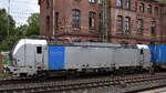 boxXpress.de GmbH, Hamburg [D] mit der geleasten Railpoool Vectron  7193 214  [NVR-Nummer: 91 80 7193 214-2 D-Rpool] verl�sst mit einem Containerzug den Hamburger Hafen am 07.08.26 H�he Bahnhof Hamburg-Harburg.