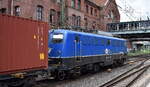 Eisenbahngesellschaft Potsdam mbH, Potsdam (EGP) mit ihrer  140 627-1  (NVR:  91 80 6140 627-1 D-EGP )  und einem Containerzug Richtung Hamburger Hafen am 10.08.26 H�he Bahnhof Hamburg-Harburg.