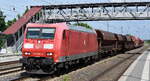 DB Cargo AG, Mainz [D] mit ihrer  185 066-8  [NVR-Nummer: 91 80 6185 066-8 D-DB] und einem gemischten G�terzug Richtung Rbf. Seddin am 02.06.26 H�he Bahnhof Saarmund.