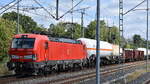 DB Cargo AG, Mainz [D] mit ihrer Vectron   193 390  [NVR-Nummer: 91 80 6193 390-2 D-DB] und einem gemischten G�terzug am 06.09.26 H�he Bahnhof Leipzig Thekla.