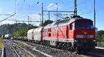 DB Cargo AG, Mainz [D] mit ihrer Ludmilla  233 698-0  (NVR:  92 80 1233 698-0 D-DB ) und einem gemischten G�terzug am 06.09.26 H�he Bahnhof Leipzig Thekla. Heute war Wahltag in Sachsen-Anhalt, wen der TF. m�glicherweise gew�hlt hat?? offenes Geheimnis??