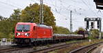 DB Cargo AG, Mainz [D] mit ihrer  187 161  [NVR-Nummer: 91 80 6187 161-5 D-DB] und einem gemischten G�terzug am 29.10.26 H�he Bahnhof Magdeburg Neustadt.