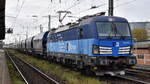 ČD Cargo a.s., Praha [CZ] mit ihrer Vectron  383 012-2  [NVR-Nummer: 91 54 7383 012-2 CZ-CDC] und einem Getreidezug am 29.10.26 H�he Bahnhof Magdeburg Neustadt.