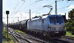 NeS - Netzwerkbahn Sachsen GmbH, Dresden [D]  mit der geleasten Akuem Vectzron  7193 005  [NVR-Nummer: 91 80 7193 005-4 D-AKIEM] und einem Kesselwagenzug (für Styrol) am 15.09.25 Höhe