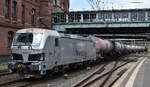 RheinCargo GmbH & Co. KG, Neuss [D] mit ihrer Smartron  192 055  [NVR-Nummer: 91 80 6192 055-2 D-RHC] und einem Kesselwagenzug am 28.07.26 H�he Bahnhof Hamburg-Harburg.