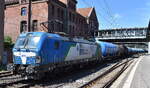 RTI - Railtrans International, s.r.o., Bratislava [SK]  mit der geleasten EP Cargo Invest, a.s., Praha [CZ]  Vectron  383 060-1  [NVR-Nummer: 91 54 7383 060-1 CZ-LTEU] und einem Kesselwagenzug am 03.08.26 H�he Bahnhof Hamburg-Harburg.