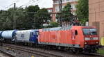 RBH Logistics GmbH, Gladbeck [D] mit der Doppeltraktion angemieteter DB Loks  145 051-9  [NVR-Nummer: 91 80 6145 051-9 D-DB] +  145 070-9  [NVR-Nummer: 91 80 6145 070-9 D-DB] mit einem Kesselwagenzug Richtung Hamburger Hafen am 07.08.26 H�he Bahnhof Hamburg-Harburg.