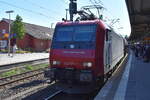 SBB Cargo International AG, Olten [CH] mit der Nordic Re-Finance AB, Bankeryd [S] Lok  482 017-1  [NVR-Nummer: 91 85 4482 017-1 CH-NRFAB] und einem Kesselwagenzug am 14.08.26 Durchfahrt Bahnhof Hamburg-Harburg.
