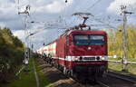 DeltaRail GmbH, Frankfurt (Oder) mit ihrer '243 559-2' (NVR: '91 80 6143 559-3 D-DELTA') und einem Ganzzug Druckgaskesselwagen Richtung Frankfurt/Oder am 10.10.26 H�he Bahnhof Berlin-Hohensch�nhausen.