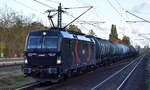 Wahrscheinlich  ORLEN KolTrans Sp. z o.o. (ehemals LOTOS) mit der geleasten Cargounit Vectron  5 370 48-8 , Name:  THOMASZ  (NVR-Nummer: 91 51 5 370 048-8 PL-ID) und einem Kesselwagenzug am 22.10.26 H�he Bahnhof Berlin Hohensch�nhausen.