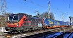 klv-zuege-lkw-trailer-wechselbruecken-container-ua/874723/lokorail-as-bratislava-sk-mit-der LOKORAIL, a.s., Bratislava [SK] mit der BUDAMAR Vectron '383 221-9' [NVR-Nummer: 91 56 6383 221-9 SK-RAILL] und einem KLV-Zug am 18.02.25 Höhe Bahnhof Magdeburg-Neustadt.