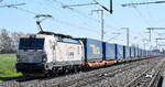 LOKORAIL, a.s., Bratislava [SK] mit ihrer Vectron  383 214-4  [NVR-Nummer: 91 56 6383 214-4 SK-LRL] und einem KLV-Zug am 21.04.25 Höhe Bahnhof Rodleben.