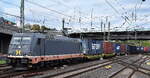 Hector Rail AB, Danderyd [S] mit ihrer  241.011 , Name:  C-3PO   [NVR-Number: 91 74 6241 011-4 S-HCTOR] und einem KLV-Zug aus Skandinavien am 08.09.26 H�he Bahnhof Hamburg Harburg.