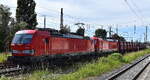 DB Cargo AG, Mainz [D] mit der Doppeltraktion  193 033  [NVR-Nummer: 91 80 6193 033-8 D-DB] +   193 034  [NVR-Nummer: 91 80 6193 034-6 D-DB] und dem Erzzug aus Hamburg Richtung Ziltendorf EKO am 21.05.25 Höhe Bahnhof Frankfurt/Oder.